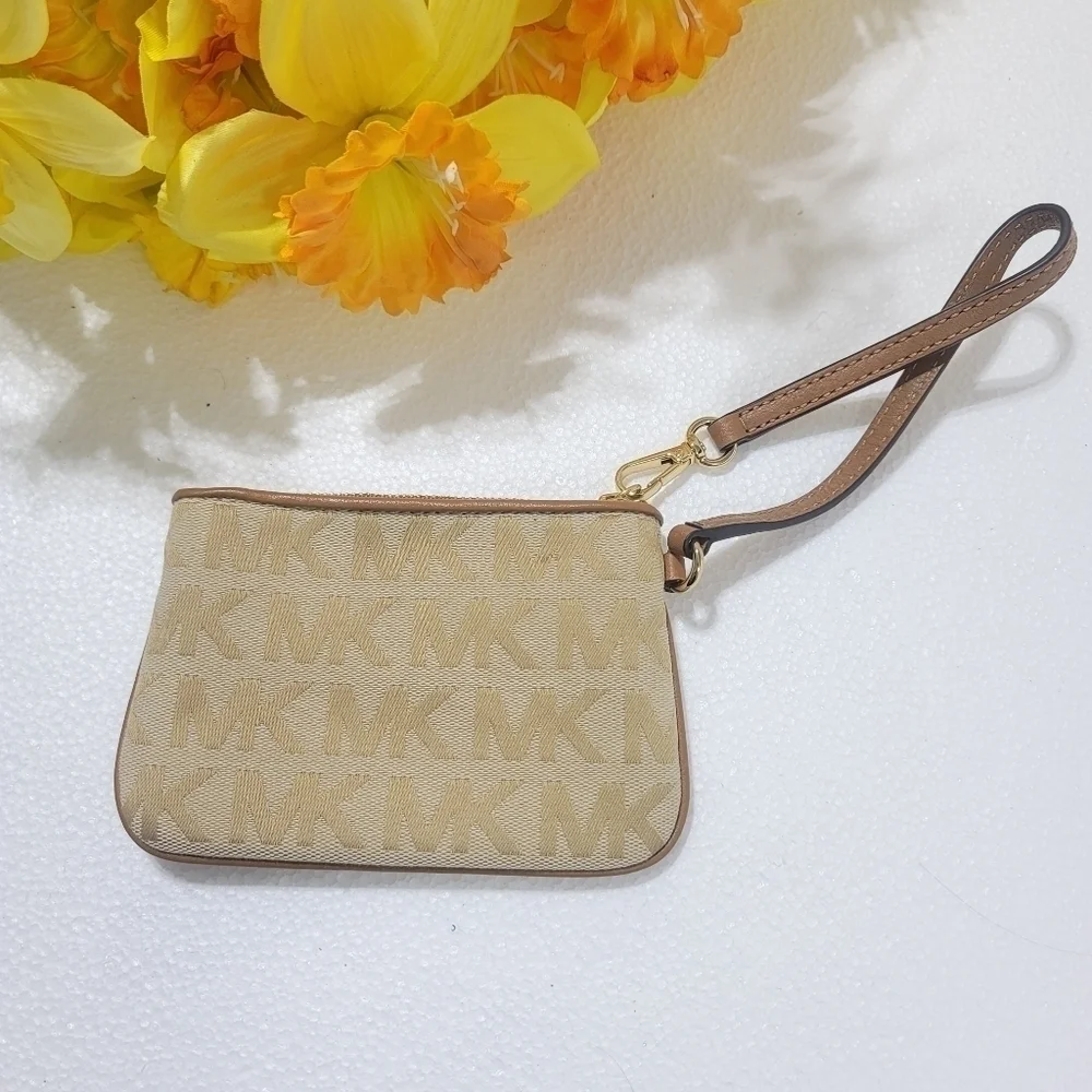 MICHAEL KORS WOMEN WRISTLET WALLET TAN/BROWN